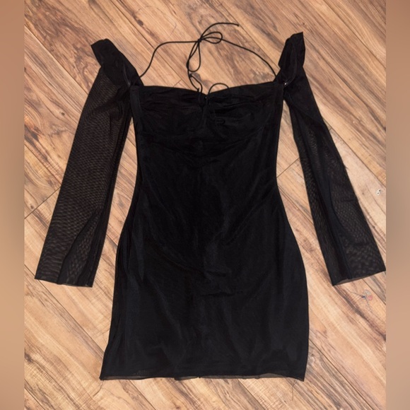 Black Dress - Picture 4 of 4